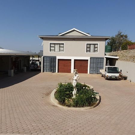 Goggas Nest Bnb & Restaurant Matsapha Exterior photo